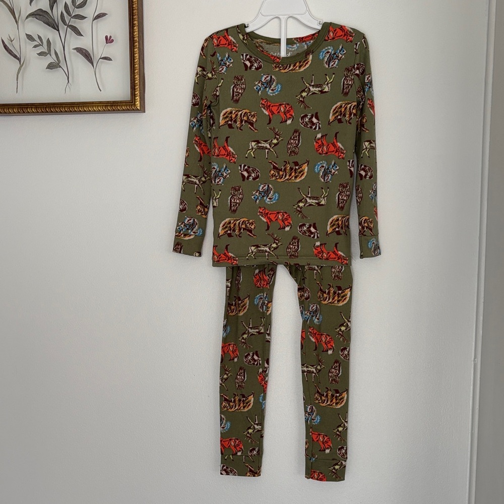 Cat & Jack Animal Print Pajamas Green Size 6